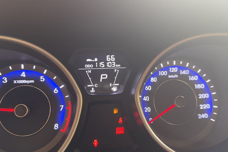 Used Hyundai Elantra (5th Generation / Langdong) 2016 1.6L Automatic Smart Version