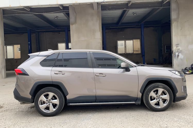 Used Toyota RAV4 2020 2.0L CVT Two-Wheel Drive Fashion Edition