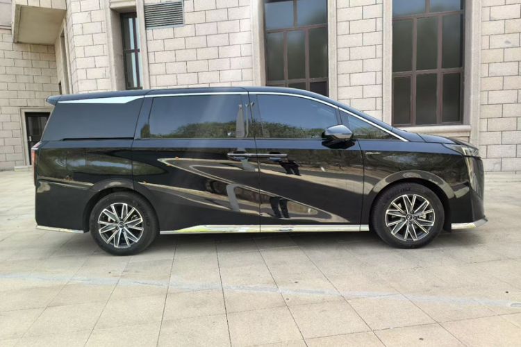 Used GAC Trumpchi M8 2024 Master Series 400T Ultimate Edition Exterior 3