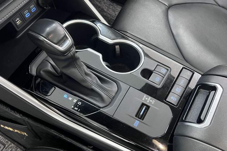 Used Toyota Highlander 2022 Dual-Engine 2.5L Four-Wheel Drive Prestige Version 7 Seats
