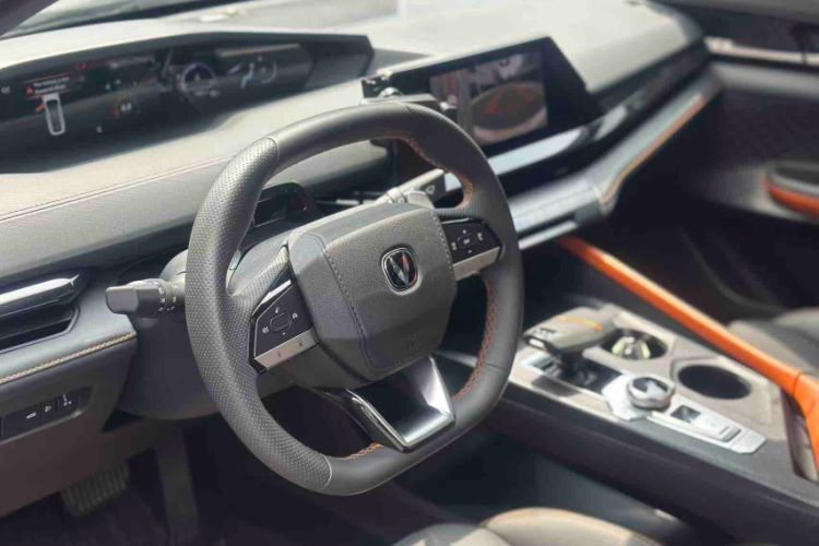 Used CHANGAN UNI-V 2022 1.5T Prestige Version Interior 6