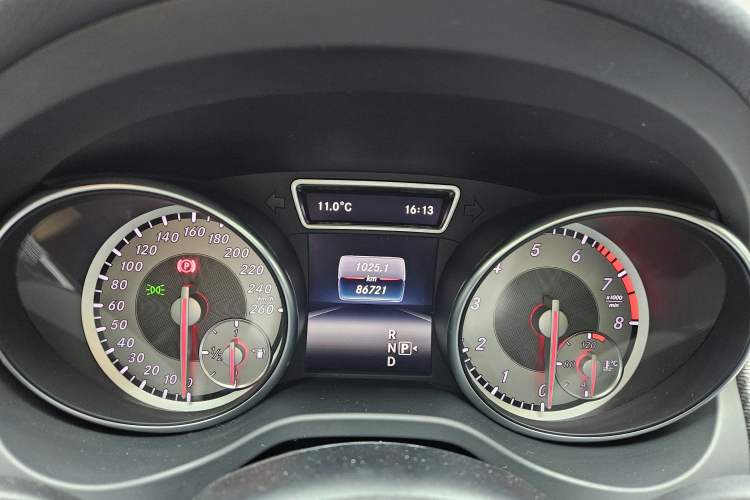 Used Mercedes-Benz GLA 2016 GLA 200 Fashion Model Odometer Close Up