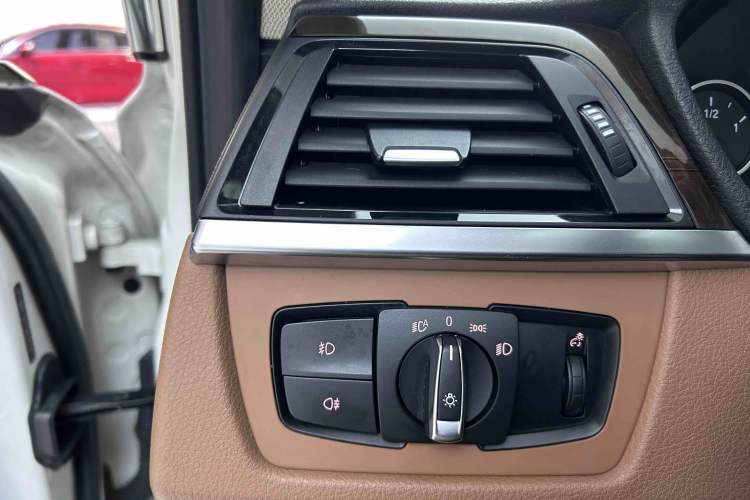 Used BMW 3 Series 2015 320Li Luxury Design Package Interior 6