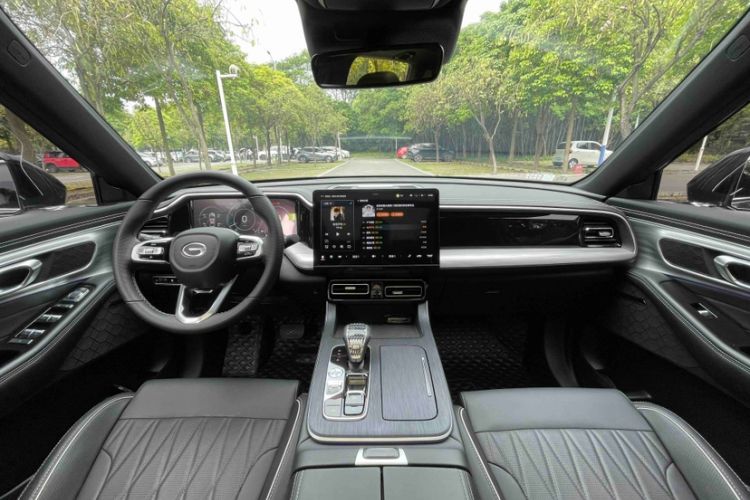 Used GAC Trumpchi GS8 2025 Linghang Series 2.0 TGDI Two-Wheel-Drive Luxury Edition 5 Seats