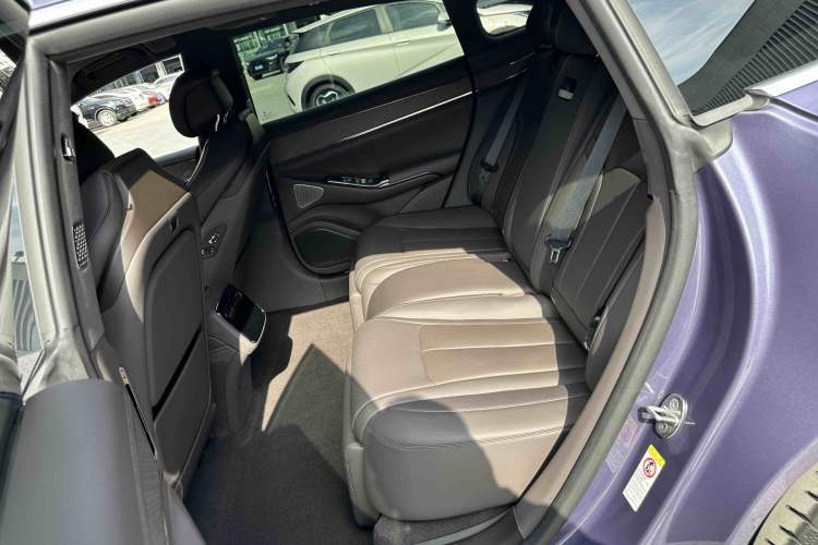 Used Denza Z9 2024 1100 km Four-Wheel Drive Max Version