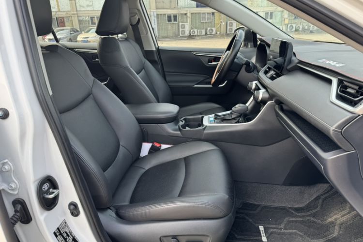 Used Toyota RAV4 2023 2.0L CVT Two-Wheel Drive Fashion Edition