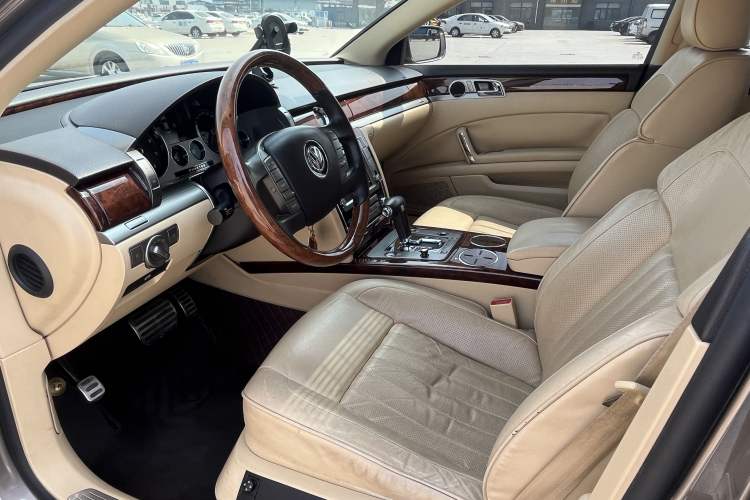 Used Volkswagen Phaeton 2012 3.0L Executive Version
