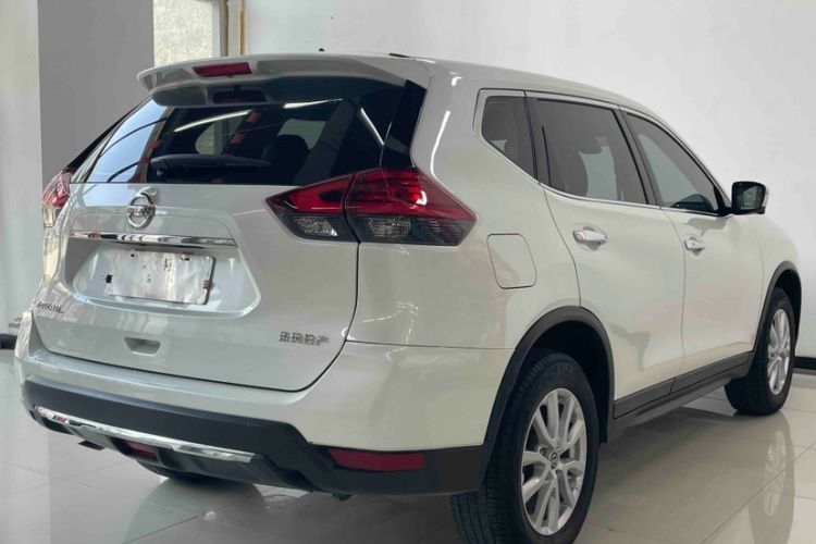 Used Nissan X-Trail 2023 Classic 2.0L Two-Wheel Drive Smart Connect Premium Edition Exterior 6
