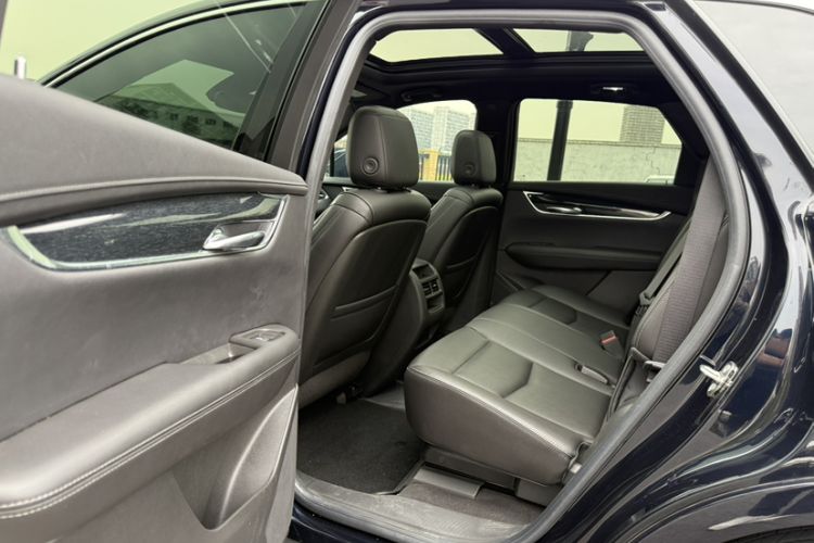 Used Cadillac XT5 2023 2.0T Two-Wheel-Drive Fashion Edition Interior 9