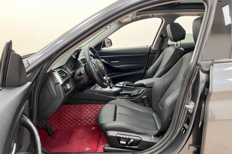 Used BMW 3 Series GT 2019 320i Sport Edition Interior 2