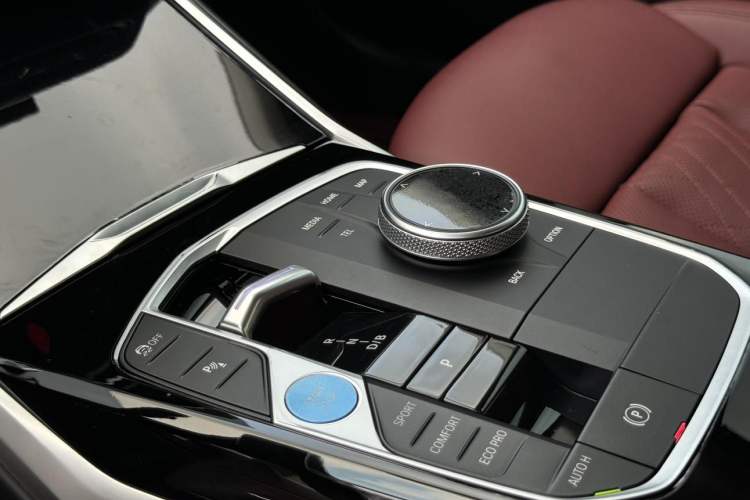 Used BMW i3 2022 eDrive 35 L Interior 7