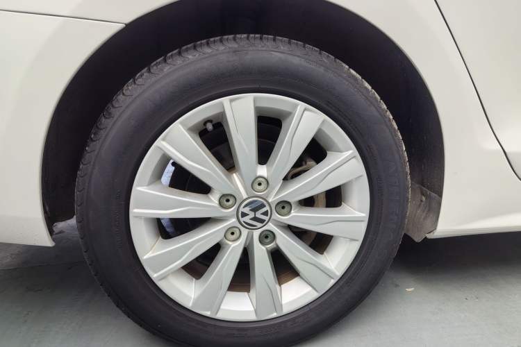 Used Volkswagen Sagitar 2014 Revised Version 1.4TSI Automatic Luxury Edition
