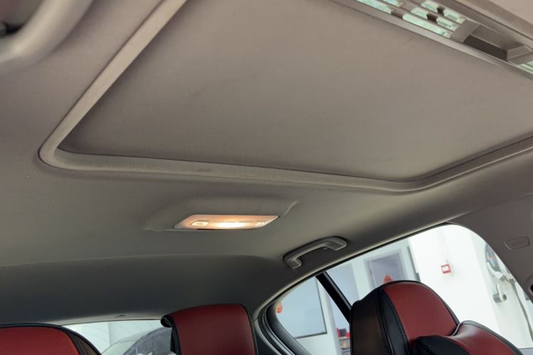 Used BMW 1 Series 2018 118i Sport Design Package Interior 7