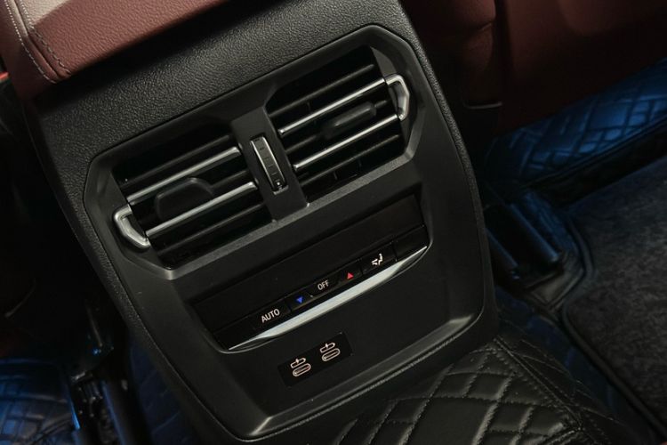 Used BMW 3 Series 2024 325i M Sport Night Edition Package Interior 11