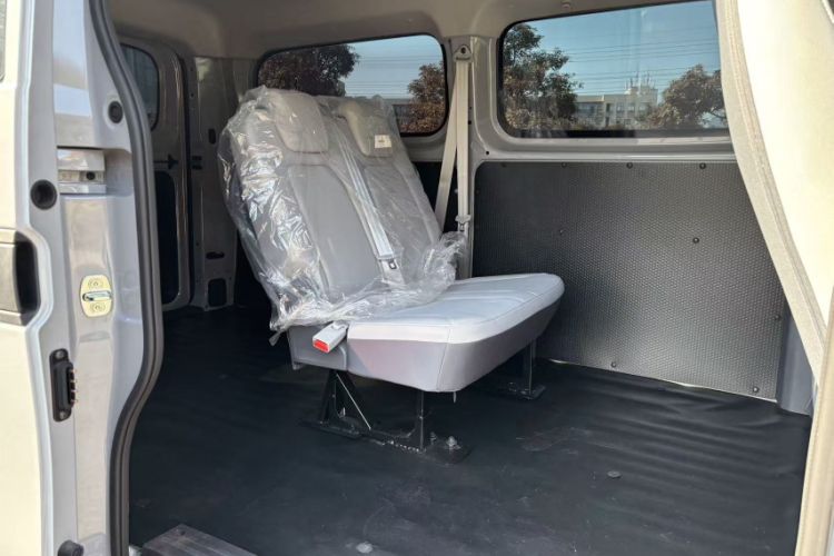 Used SAIC MAXUS Dana V1 2025 V1+ Short Wheelbase Low-Roof Multi-Function Version (42 kWh)