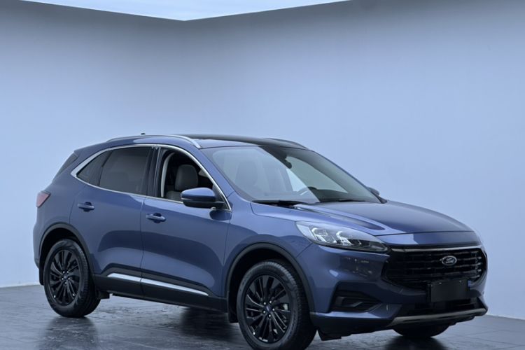 Used Ford Escape 2024 EcoBoost 245 Two-Wheel-Drive Titanium Edition