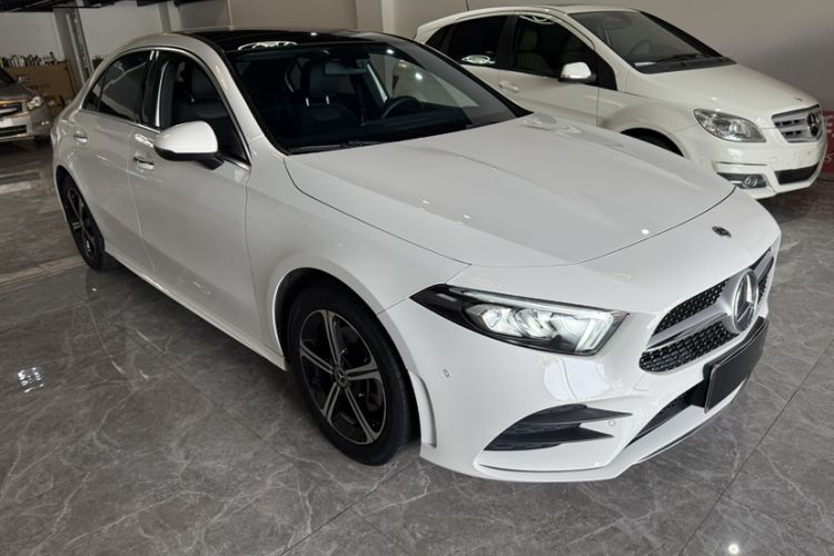Used Mercedes-Benz A-Class 2022 Revised Version A 200 L Sport Sedan Fashionable Style
