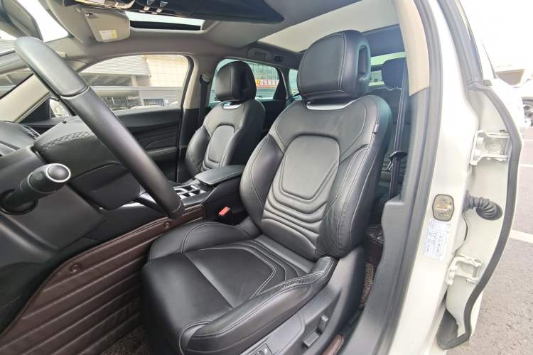 Used DS 5 2013 1.6T Luxury Edition THP160
