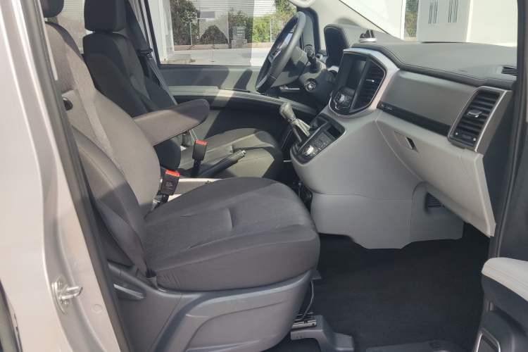 Used JAC Refine M4 2019 Business Series 2.0L Manual - China VI Standard