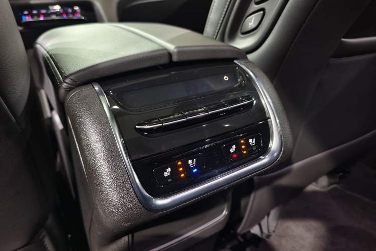 Used Buick Enclave 2022 652T 4x4 Prestige Flagship 6-Seater Interior 6