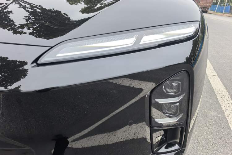 Used Nio ET5T 2025 75 kWh Touring Exterior 9