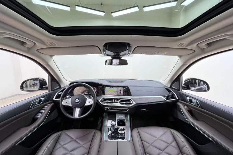 Used BMW X5 2022 Restyled xDrive 30Li Luxury Version M Sport Package
