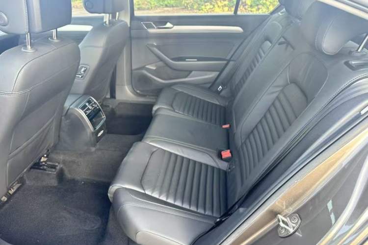 Used Volkswagen Magotan 2019 330TSI DSG Leading Edition China V Standard
