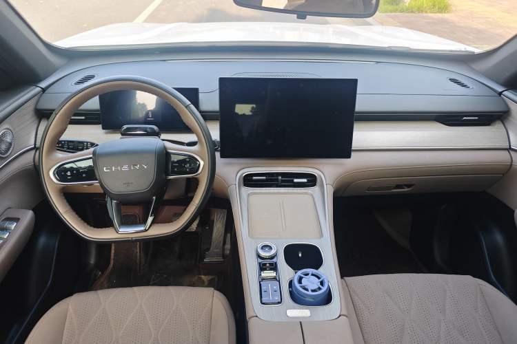 Used Chery Tiggo 8 PLUS 2025 290TGDI DCT Prestige 5-Seater