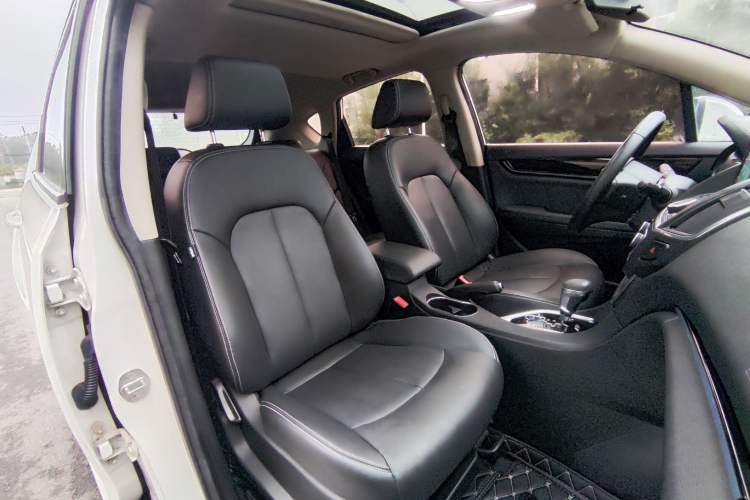 Used Dongfeng Aeolus AX5 2017 1.4T Automatic Fun Edition
