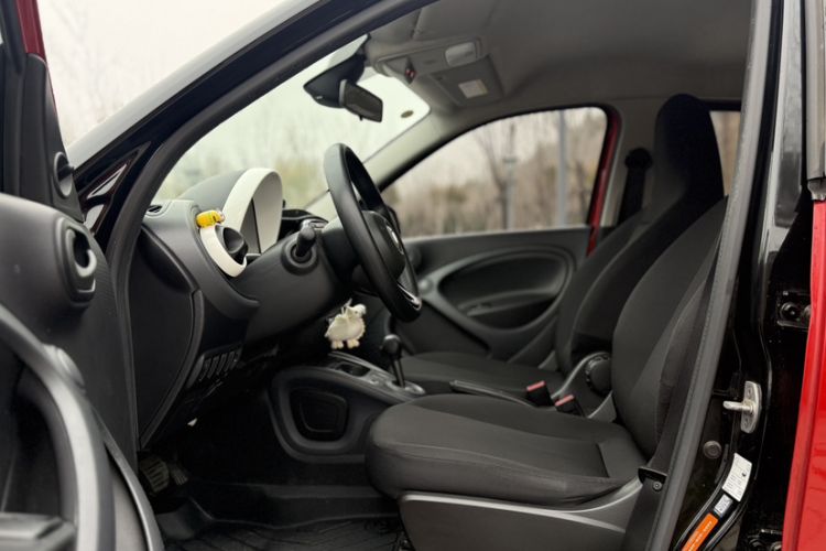 Used smart forfour 2016 1.0L 52 kW Dynamic Edition