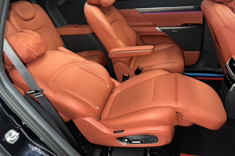 Used Dongfeng eπ eπ008 2024 210Max Range-Extended Version 6 Seats
