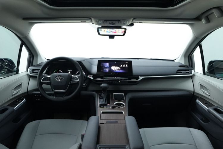 Used Toyota Granvia 2024 2.5L Hybrid Comfort Edition