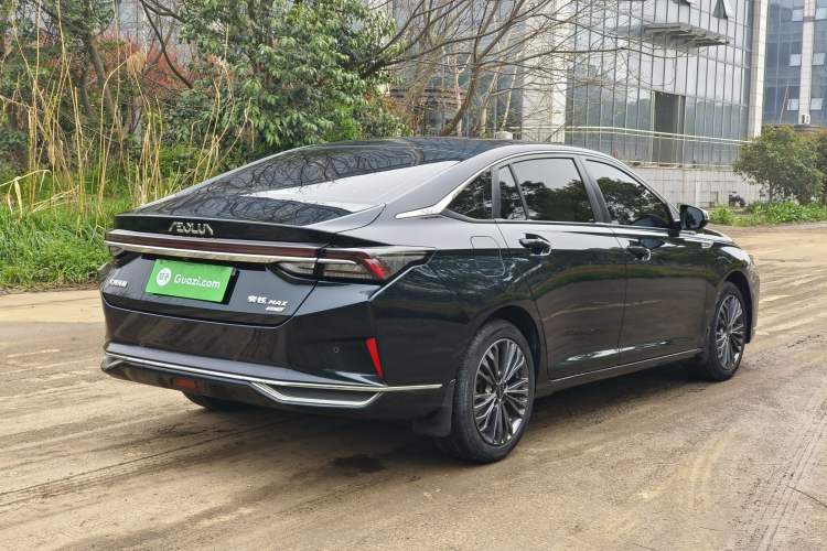 Used Dongfeng Aeolus Yixuan MAX 2023 1.5T Ultra-Stylish Trendsetting Dad Edition
