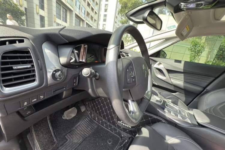 Used DS 5 2015 1.6T Elegant Edition THP160