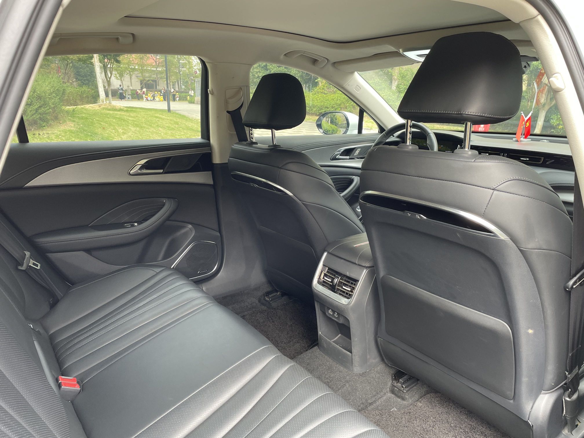 Hongqi H5 2023 2.0T Automatic Smart Connect Flagship Edition - Chinese Trim Xiang — снимка 14