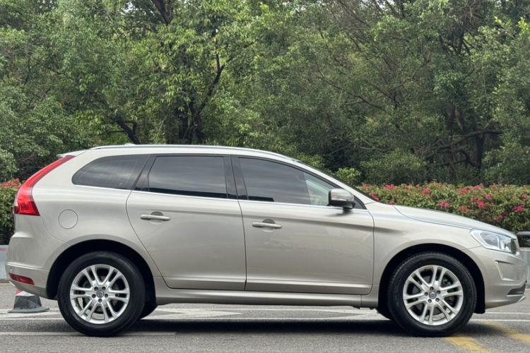 Used Volvo XC60 2015 T5 Smart Upgrade Model
