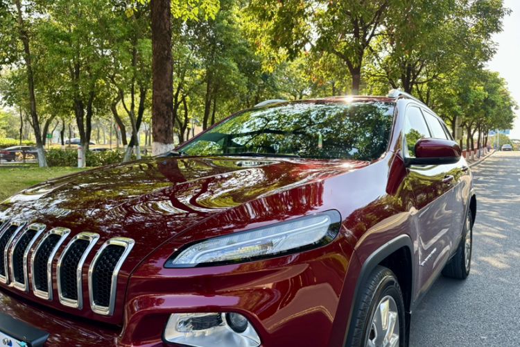 Used Jeep Cherokee 2016 2.4L Superior Edition