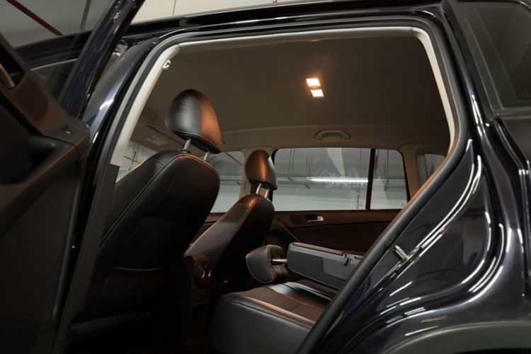 Used Volkswagen Tiguan 2016 280TSI Automatic Two-Wheel-Drive Silk Road Style Edition Interior 9