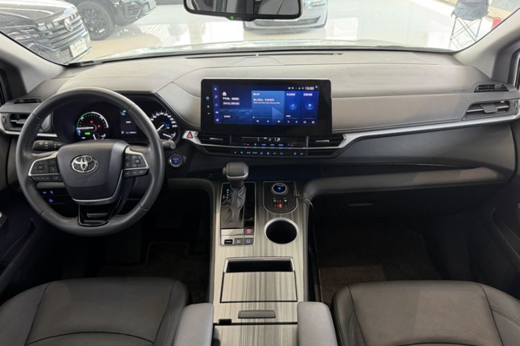 Used Toyota SIENNA 2021 2.5L Hybrid Premium Edition