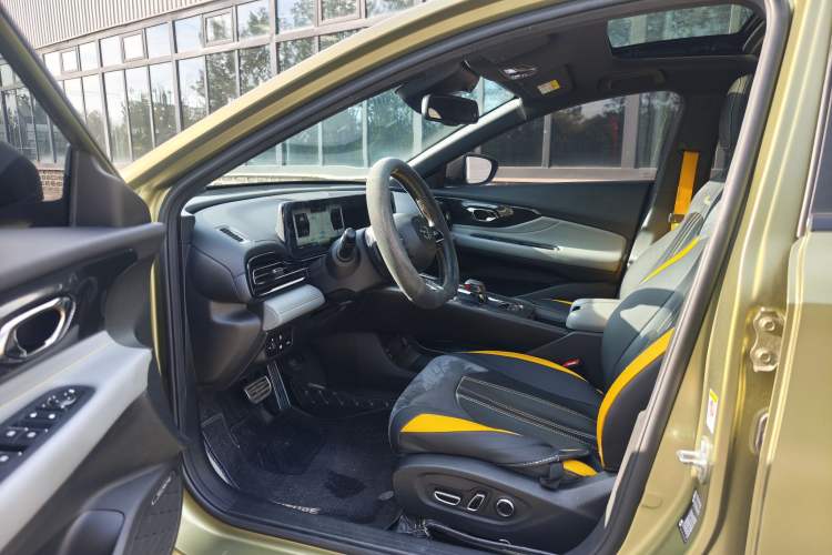 Used GAC Trumpchi EMPOW 2021 270T DCT J16 Version