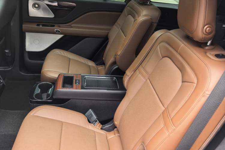 Used Lincoln Aviator 2020 3.0T V6 All-Wheel Drive Executive Version
