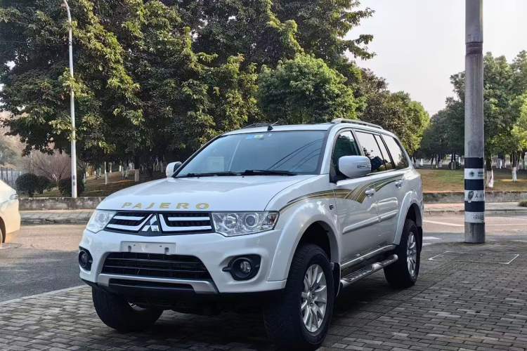 Used Mitsubishi Pajero Sport 2013 3.0L Automatic Two-Wheel Drive Luxury Edition