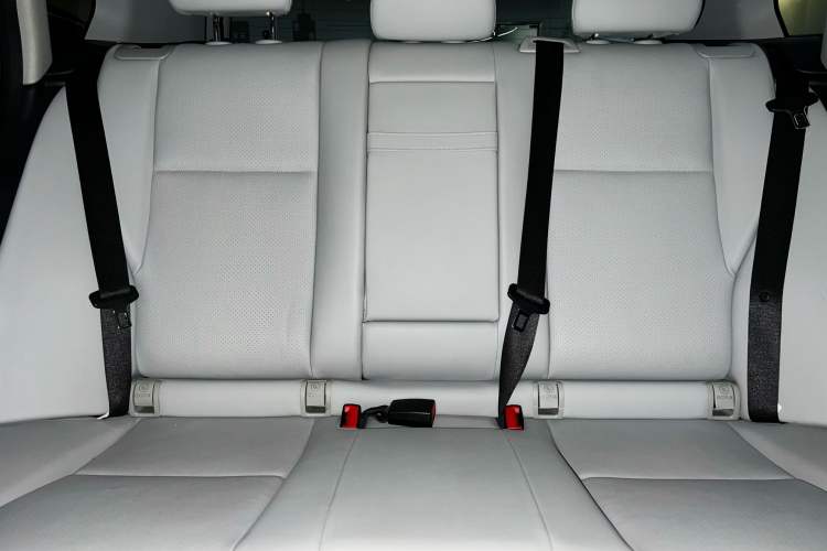 Used Mercedes-Benz GLK-Class 2013 Facelift GLK 300 4MATIC Fashion Edition Interior 4