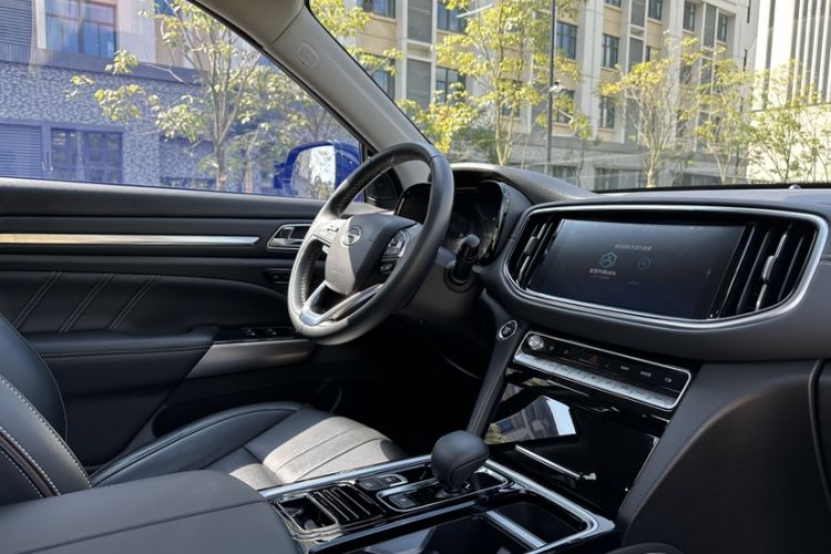 Used GAC Trumpchi GS8 2021 390T Two-Wheel-Drive Dark Knight Edition Gear Lever