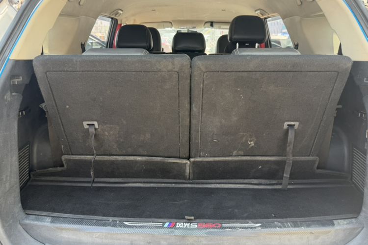 Used Dongfeng Fengon S560 2018 1.8L Manual Urban Model 7 Seats Interior 3