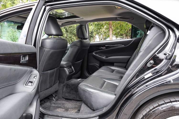 Used Toyota Crown 2015 2.0T Fashion Edition
