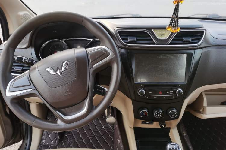 Used Wuling Hongguang 2015 1.5L S1 Comfort China V Standard
