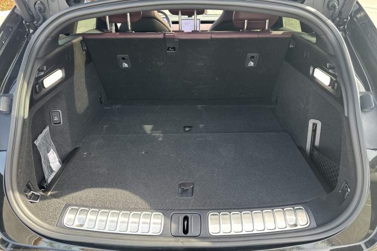 Used Nio ET5T 2024 75kWh Touring Interior 2