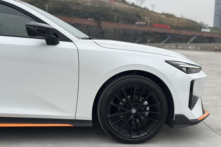 Used Changan UNI-V 2025 1.5T 500Bar Prestige Sporty Version
