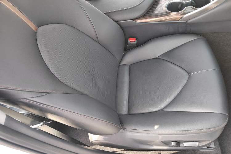 Used Toyota Camry 2019 2.0G Luxury Edition China VI Standard
